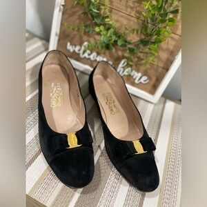 Salvatore Ferragamo Vara Lillaz Black Suede Leather Bow Pumps flat Shoes 9A